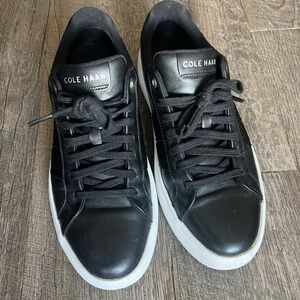 Cole Haan Sized 9 Black Leather Grand Series Sneakers with White Sole